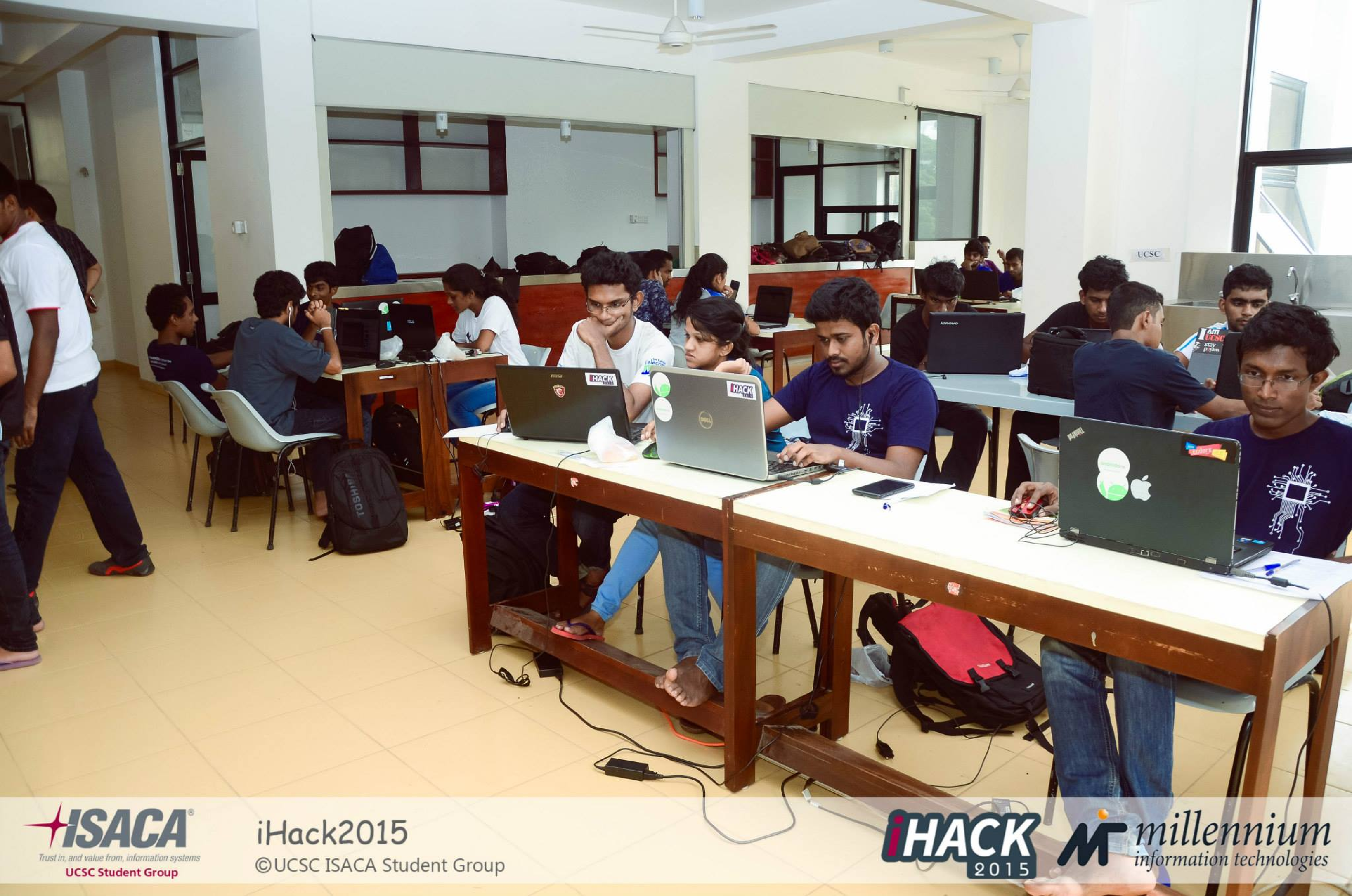 iHack 2015 competition in progress